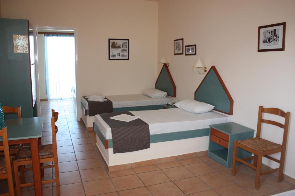 Filoxenia Apartments & Studios Θεολόγος Δωμάτιο φωτογραφία