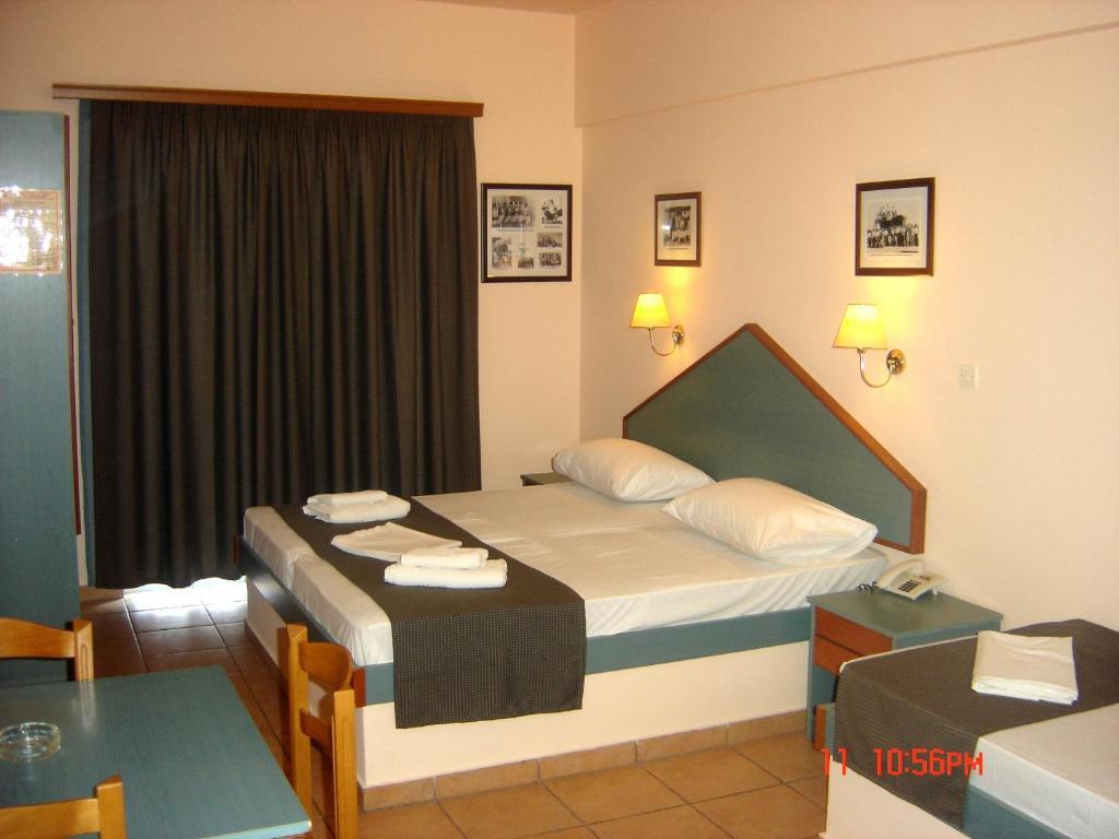 Filoxenia Apartments & Studios Θεολόγος Δωμάτιο φωτογραφία