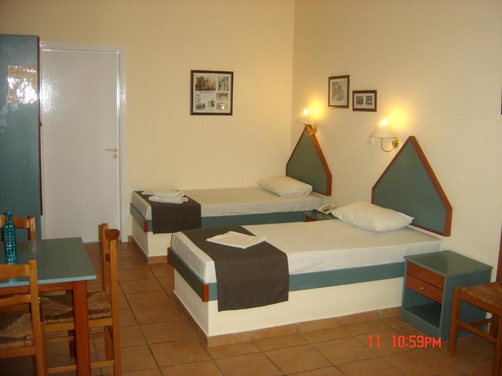 Filoxenia Apartments & Studios Θεολόγος Δωμάτιο φωτογραφία